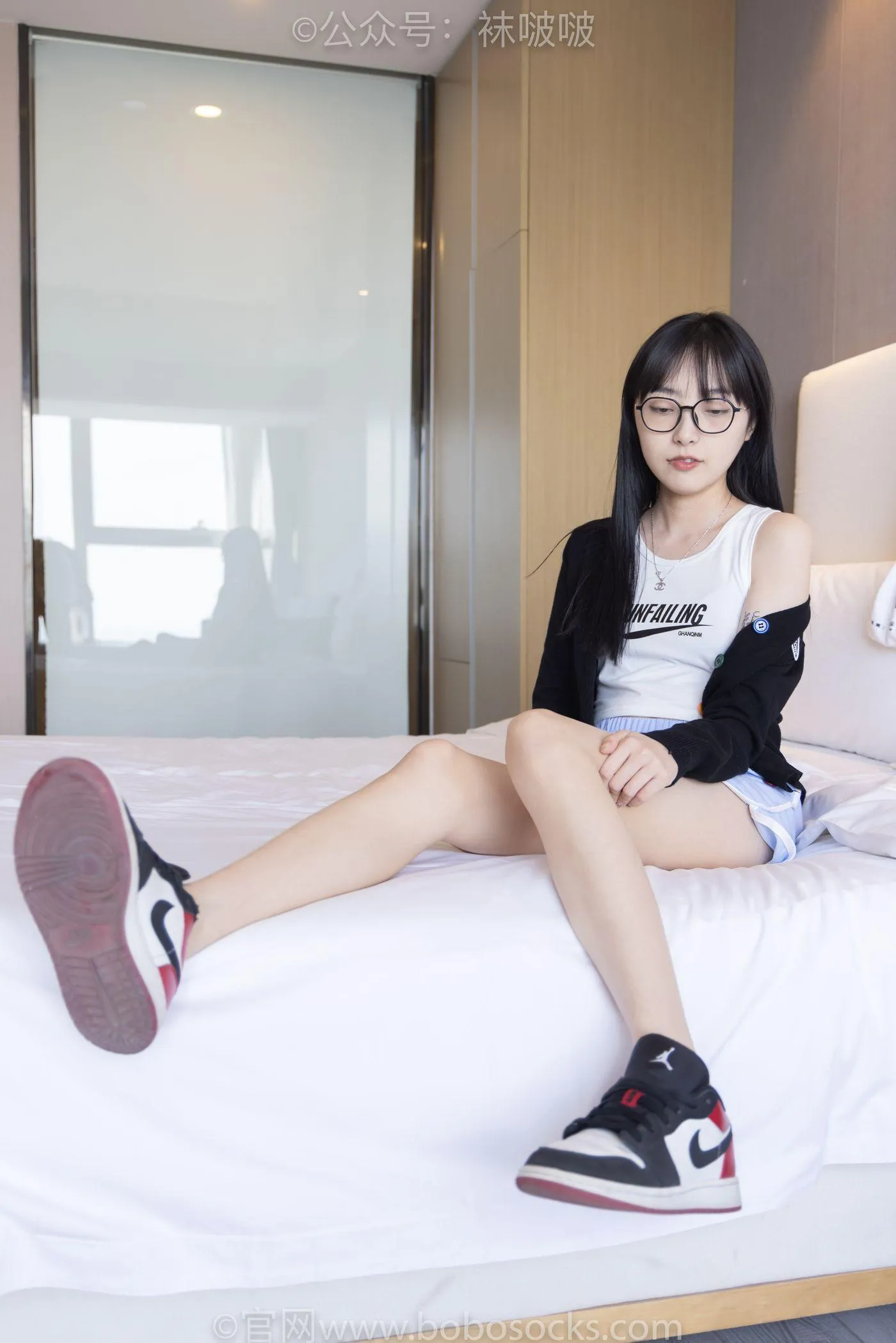 [BoBoSocks袜啵啵]NO.081 稚予- AJ、浅黄色短棉袜、浅蓝色短棉袜、裸足（花絮版） [145P]插图3
